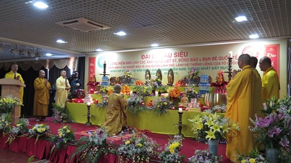 Vietnamitas rinden homenaje a los mártires por la Patria en Tailandia